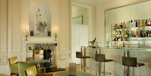 Have a drink at the Coworth Park Bar during your UK horseback riding vacation