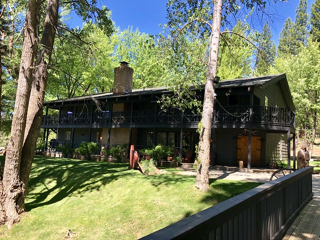 Greenhorn Ranch lodge has 12 rooms, some with balcony or deck.